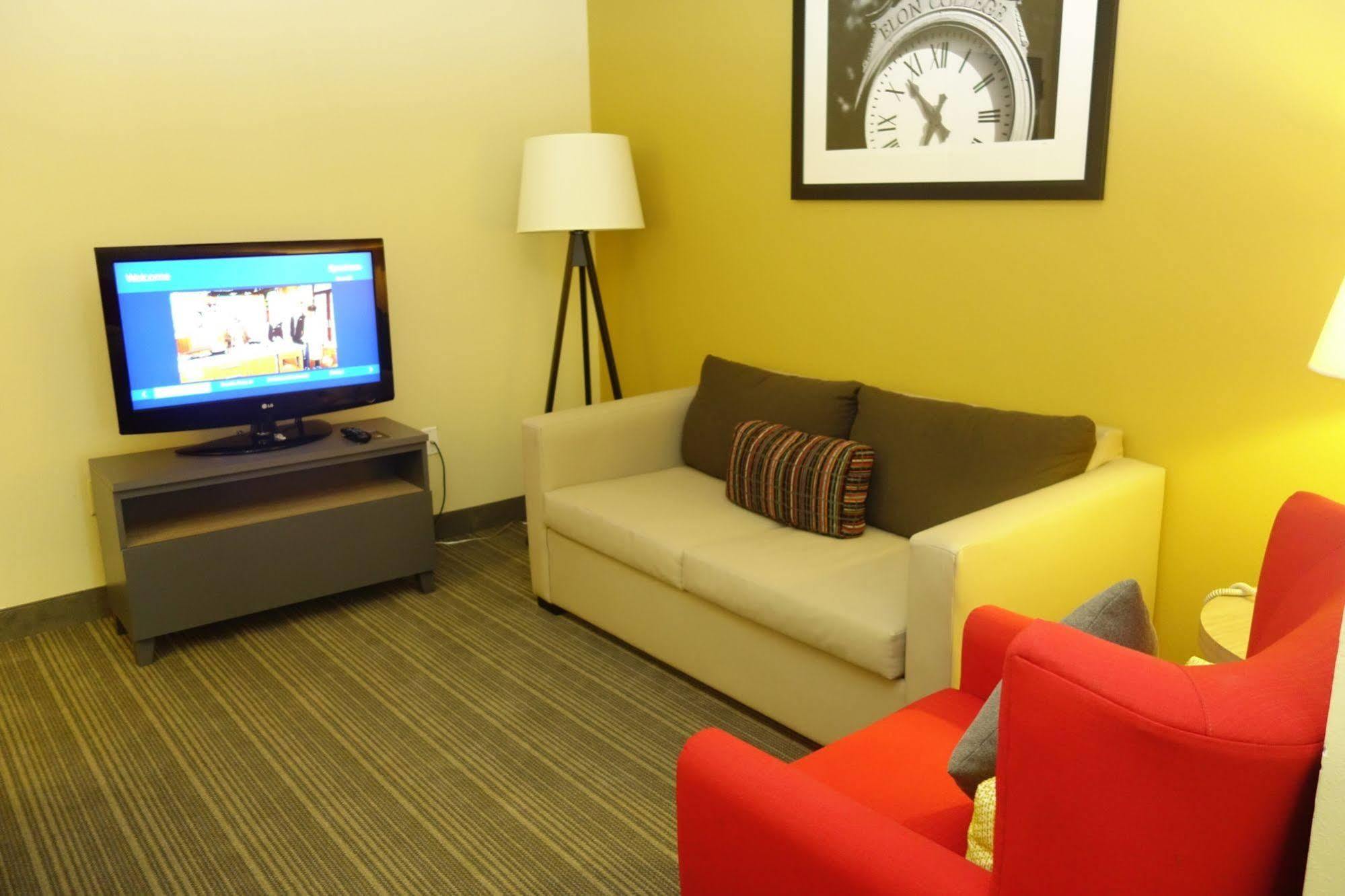 Country Inn & Suites By Radisson, Burlington Elon , Nc Dış mekan fotoğraf